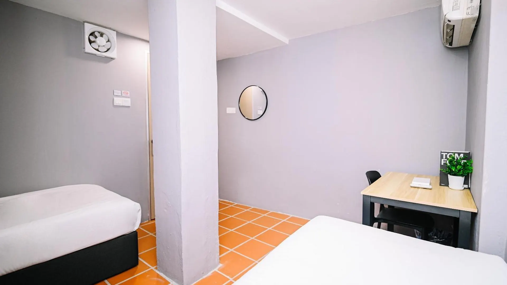 Swing & Pillows - 87 Chulia St, Georgetown Penang מלזיה