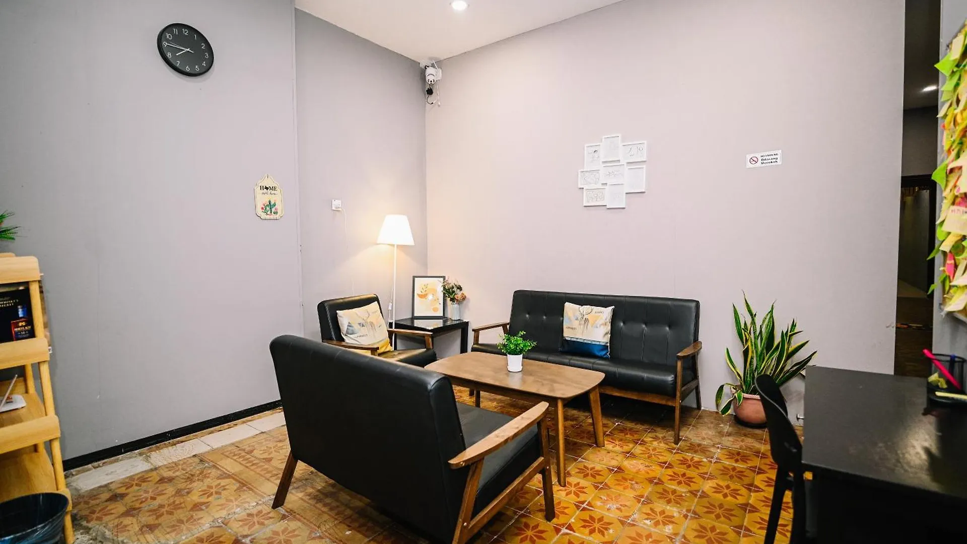 Swing & Pillows - 87 Chulia St, Georgetown Penang מלון ג'ורג' טאון