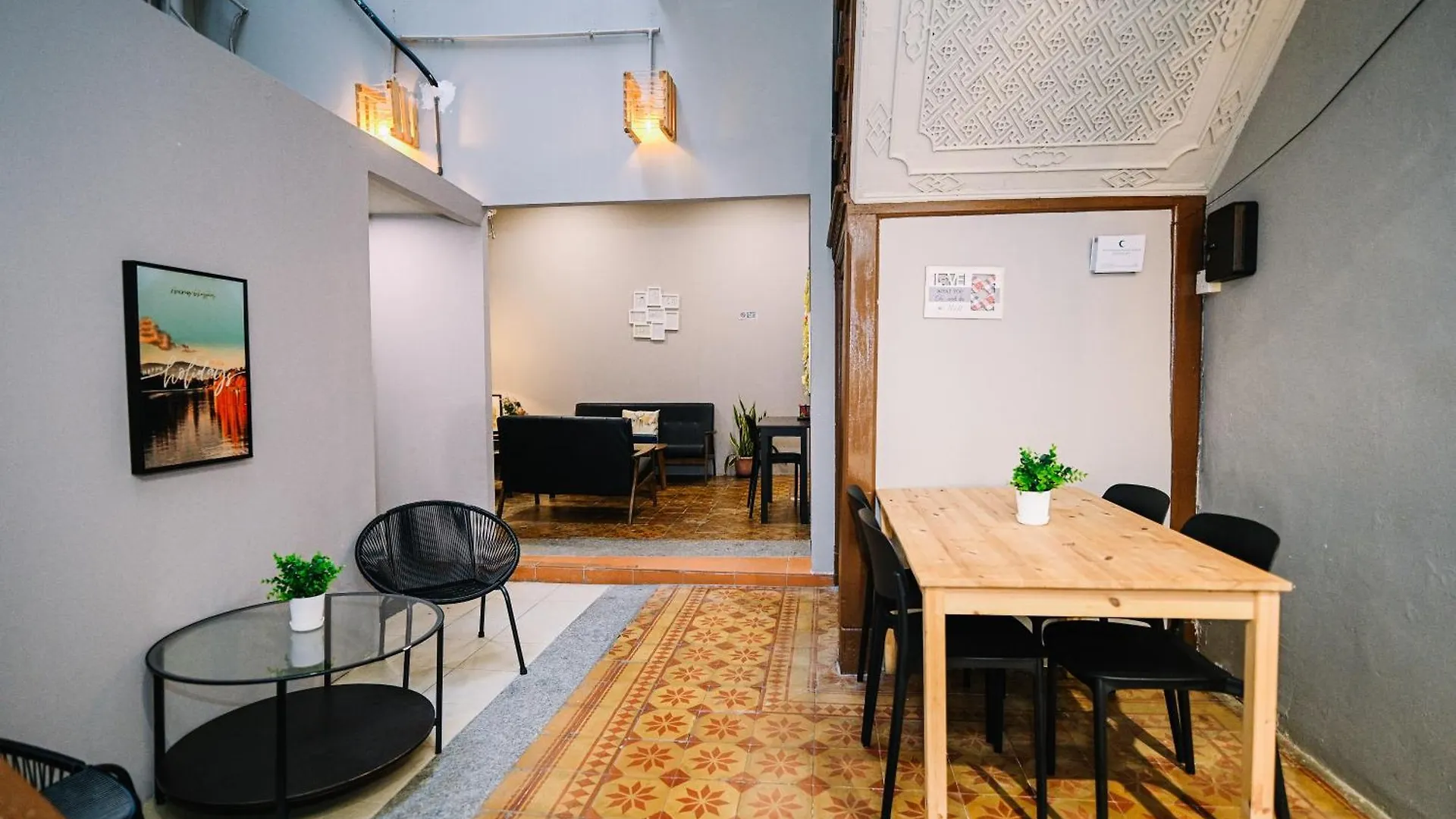 Swing & Pillows - 87 Chulia St, Georgetown Penang ג'ורג' טאון
