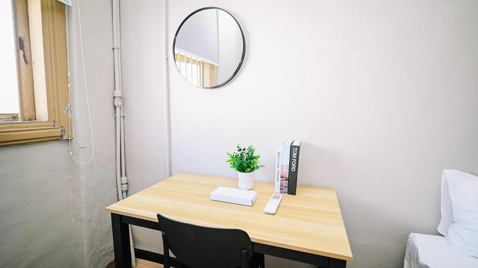 Swing & Pillows - 87 Chulia St, Georgetown Penang Ma­lay­sia